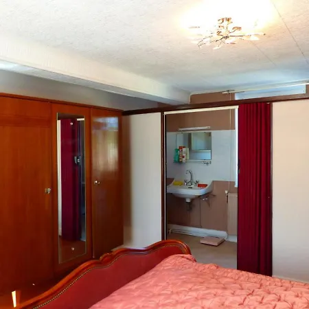 Maison Familiale Avec Clim Et Wifi Au Coeur De La Montagne Bourbonnaise - Fr-1-489-277 *