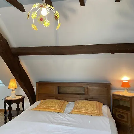 Charmante Maison Familiale Avec Cour Fermee, Proche Randonnees Et Sites Naturels - Fr-1-489-277 Holiday home Arfeuilles