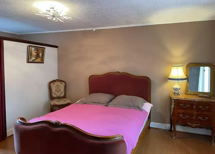 Maison Familiale Avec Clim Et Wifi Au Coeur De La Montagne Bourbonnaise - Fr-1-489-277