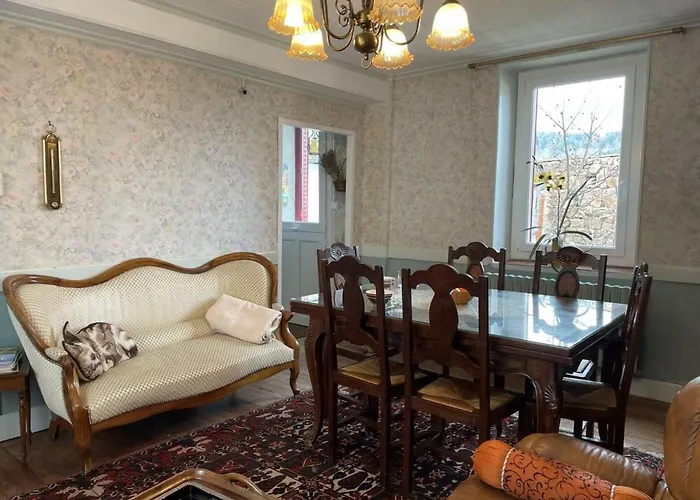 Vakantiehuis Maison Familiale Avec Clim Et Wifi Au Coeur De La Montagne Bourbonnaise - Fr-1-489-277 Arfeuilles