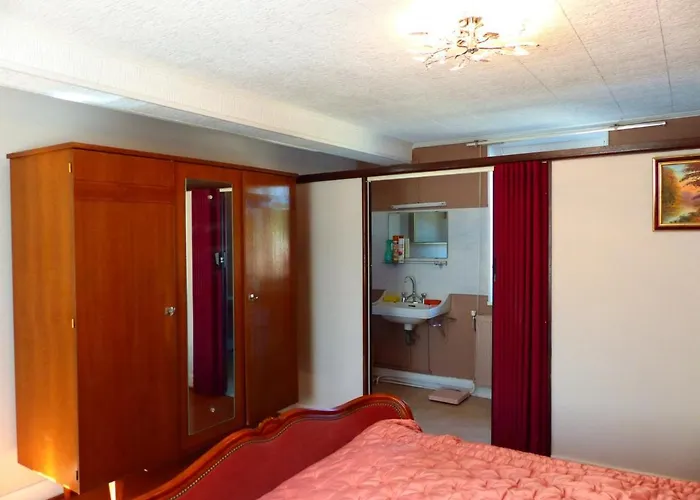 Maison Familiale Avec Clim Et Wifi Au Coeur De La Montagne Bourbonnaise - Fr-1-489-277 *