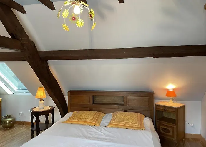 Maison Familiale Avec Clim Et Wifi Au Coeur De La Montagne Bourbonnaise - Fr-1-489-277 Vakantiehuis Arfeuilles