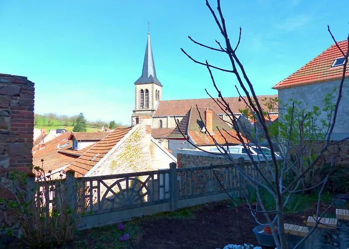 Vakantiehuis Maison Familiale Avec Clim Et Wifi Au Coeur De La Montagne Bourbonnaise - Fr-1-489-277